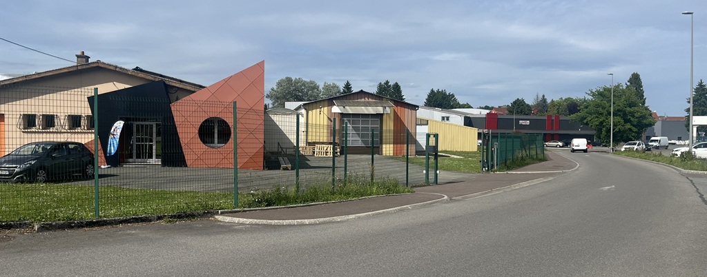 Photo du local depuis la route